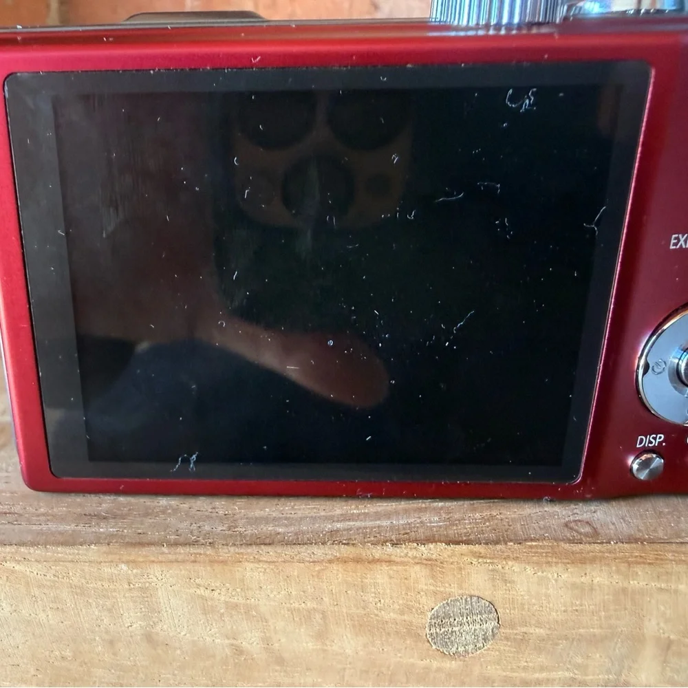 Excellent Condition: Panasonic Lumix digital camera with all accessories